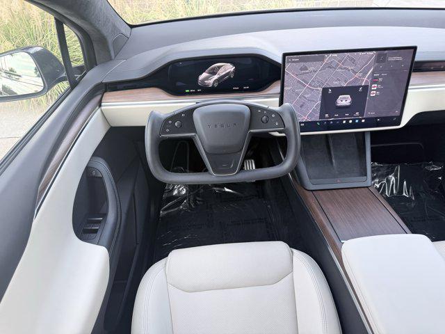 Photo of 2023 Midnight Silver Meta Tesla Model X