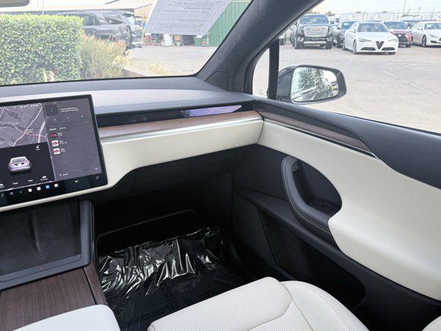 Photo of 2023 Midnight Silver Meta Tesla Model X