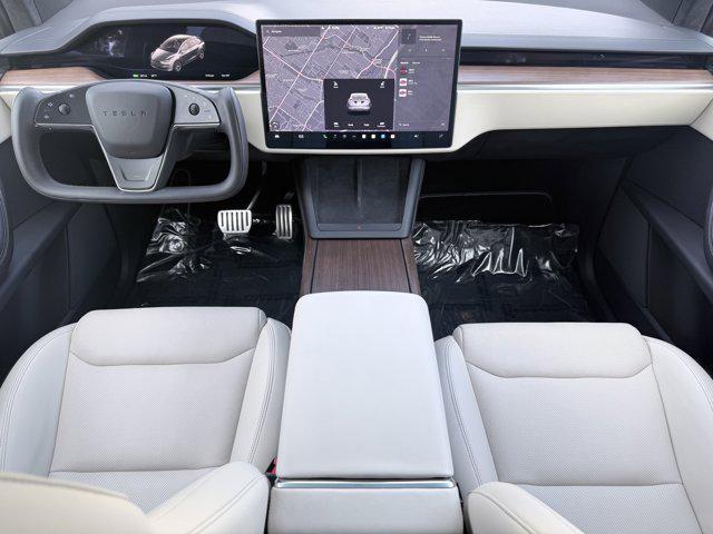 Photo of 2023 Midnight Silver Meta Tesla Model X