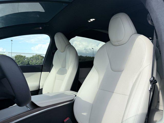 Photo of 2023 Midnight Silver Meta Tesla Model X