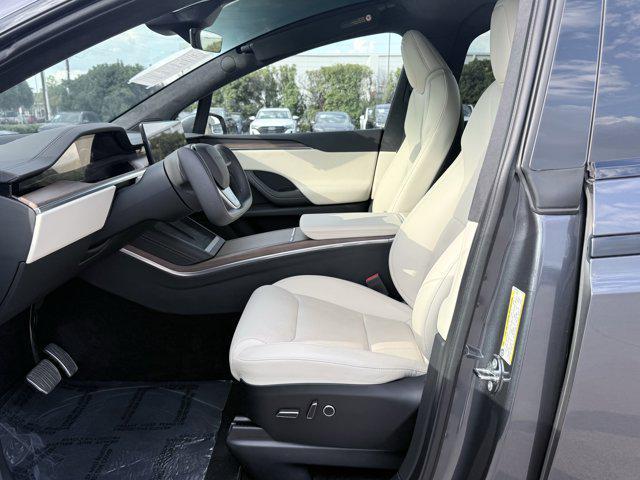 Photo of 2023 Midnight Silver Meta Tesla Model X