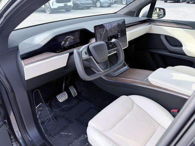 Photo of 2023 Midnight Silver Meta Tesla Model X