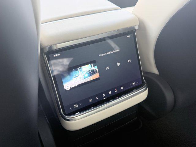 Photo of 2023 Midnight Silver Meta Tesla Model X