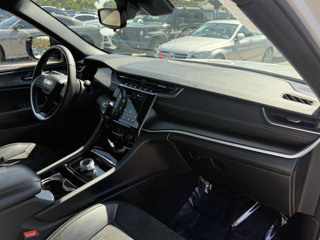 Photo of 2023 Bright White Clearcoat Jeep Grand Cherokee