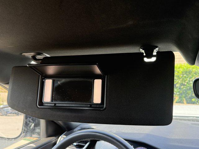 Photo of 2023 Bright White Clearcoat Jeep Grand Cherokee