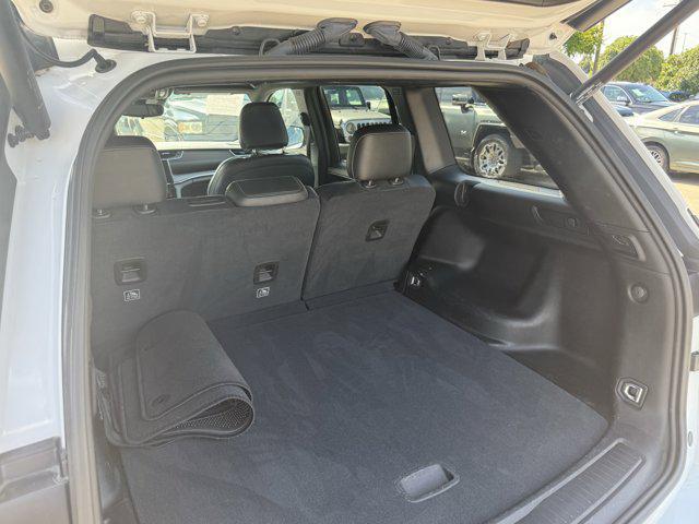Photo of 2023 Bright White Clearcoat Jeep Grand Cherokee