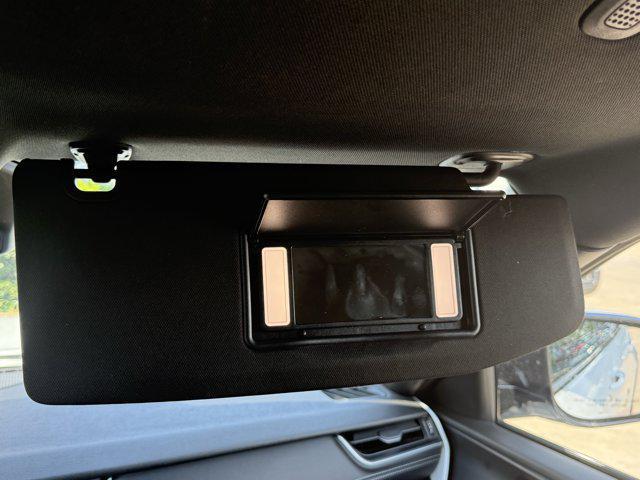 Photo of 2023 Bright White Clearcoat Jeep Grand Cherokee