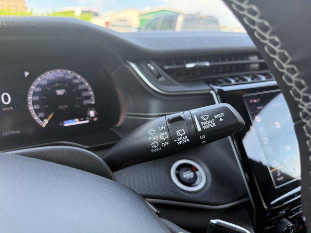 Photo of 2023 Bright White Clearcoat Jeep Grand Cherokee