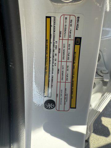Photo of 2023 Bright White Clearcoat Jeep Grand Cherokee