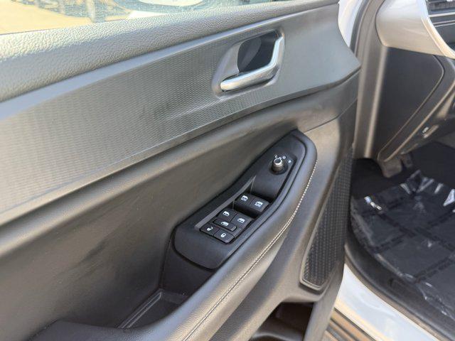 Photo of 2023 Bright White Clearcoat Jeep Grand Cherokee