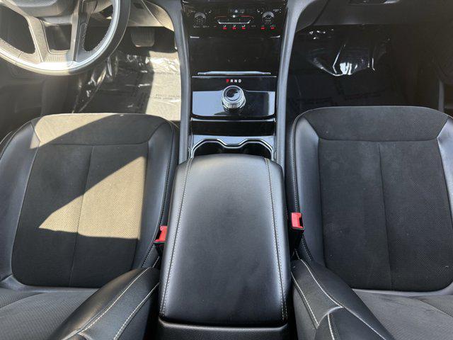 Photo of 2023 Bright White Clearcoat Jeep Grand Cherokee