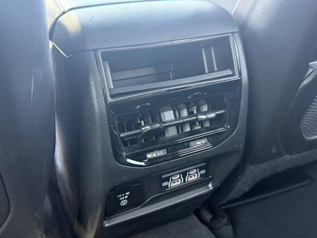 Photo of 2023 Bright White Clearcoat Jeep Grand Cherokee