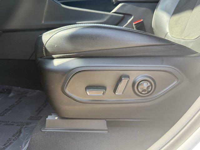 Photo of 2023 Bright White Clearcoat Jeep Grand Cherokee
