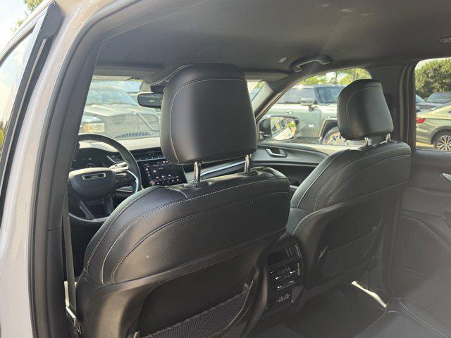 Photo of 2023 Bright White Clearcoat Jeep Grand Cherokee