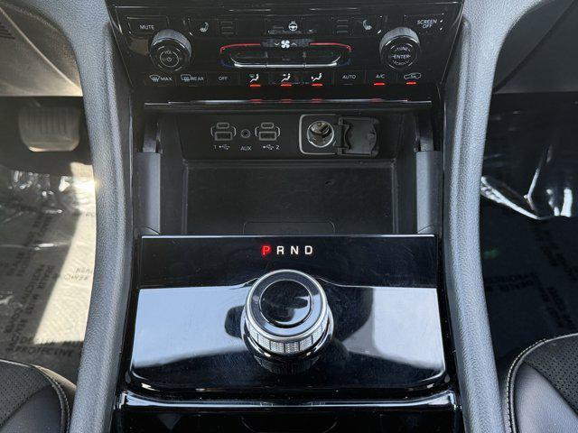 Photo of 2023 Bright White Clearcoat Jeep Grand Cherokee