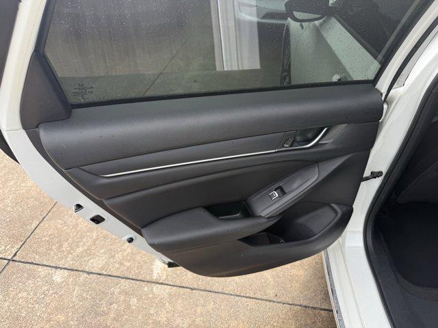 Photo of 2019 Platinum White Pearl Honda Accord Hybrid