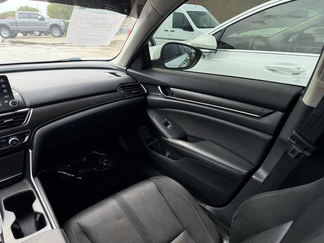 Photo of 2019 Platinum White Pearl Honda Accord Hybrid