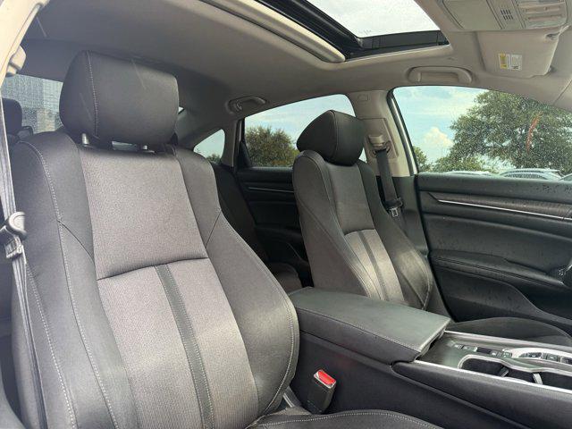 Photo of 2019 Platinum White Pearl Honda Accord Hybrid