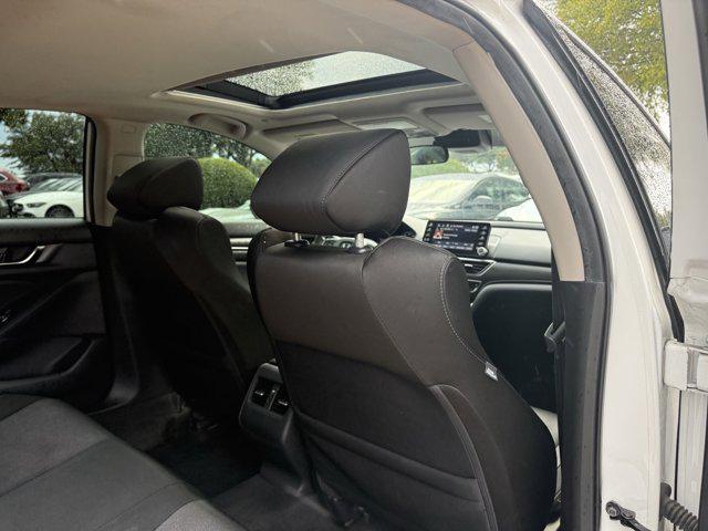 Photo of 2019 Platinum White Pearl Honda Accord Hybrid