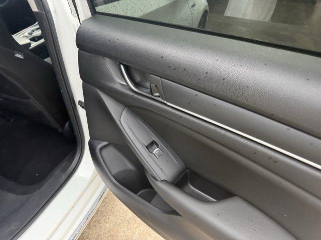 Photo of 2019 Platinum White Pearl Honda Accord Hybrid