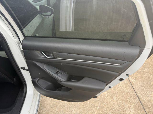 Photo of 2019 Platinum White Pearl Honda Accord Hybrid