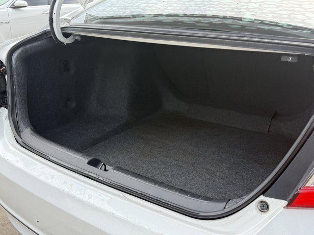 Photo of 2019 Platinum White Pearl Honda Accord Hybrid