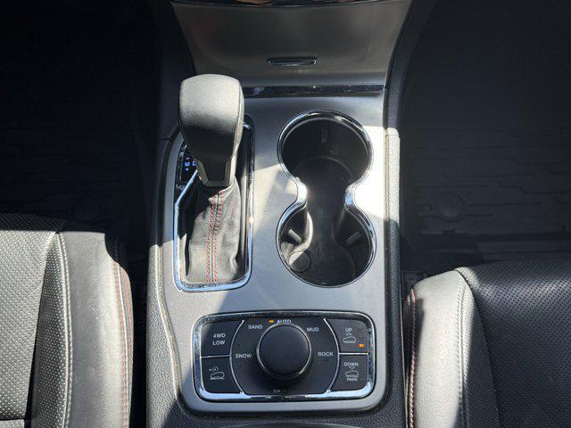 Photo of 2019 Granite Crystal Metallic Clearcoat Jeep Grand Cherokee