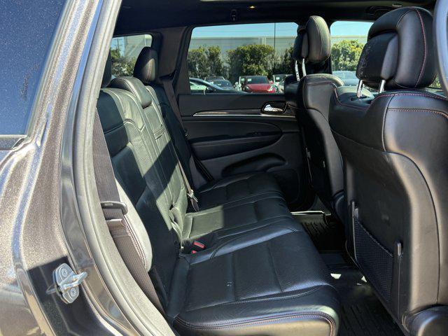 Photo of 2019 Granite Crystal Metallic Clearcoat Jeep Grand Cherokee