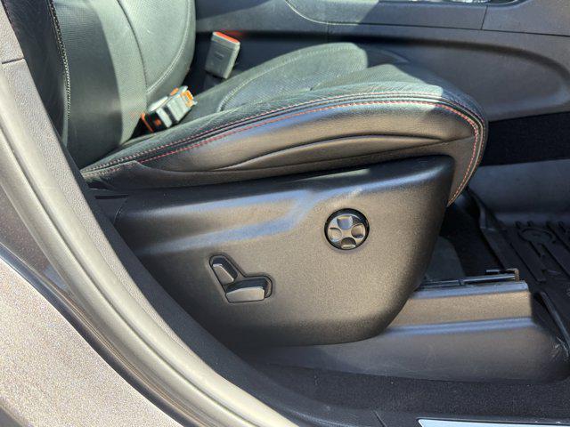 Photo of 2019 Granite Crystal Metallic Clearcoat Jeep Grand Cherokee