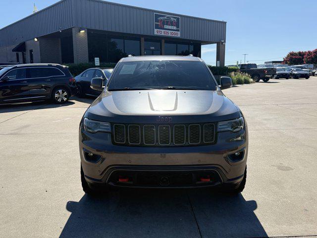 Photo of 2019 Granite Crystal Metallic Clearcoat Jeep Grand Cherokee