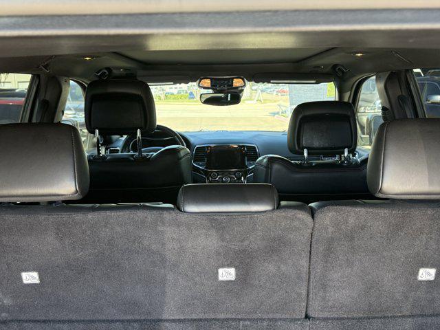 Photo of 2019 Granite Crystal Metallic Clearcoat Jeep Grand Cherokee