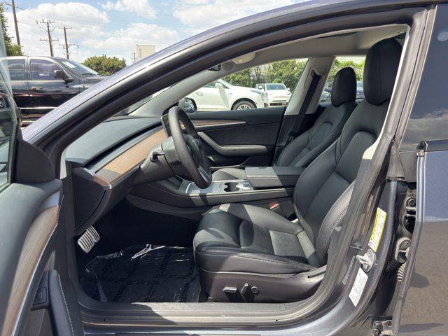 Photo of 2022 Midnight Silver Meta Tesla Model 3