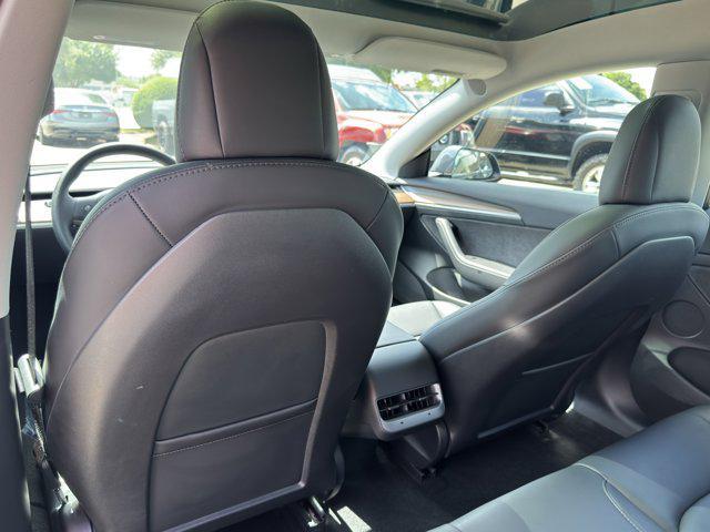 Photo of 2022 Midnight Silver Meta Tesla Model 3