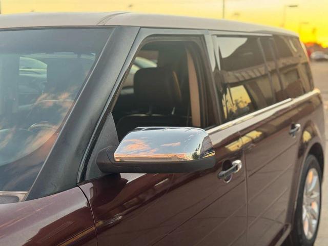 Photo of 2009 Maroon Ford Flex