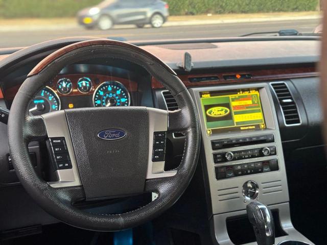 Photo of 2009 Maroon Ford Flex