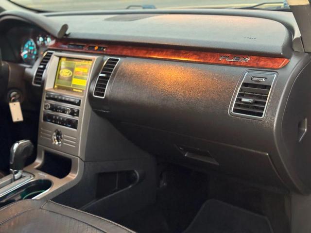 Photo of 2009 Maroon Ford Flex