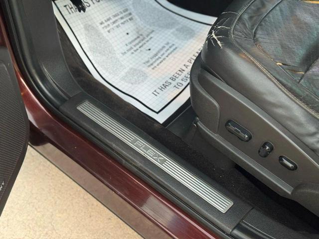 Photo of 2009 Maroon Ford Flex