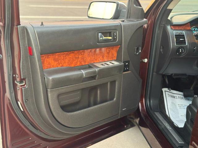 Photo of 2009 Maroon Ford Flex