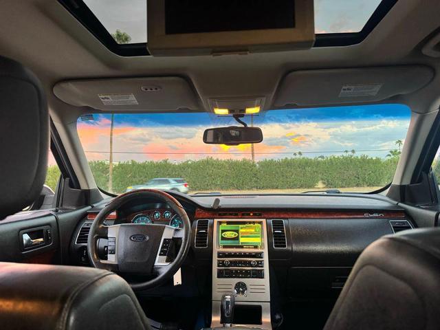 Photo of 2009 Maroon Ford Flex
