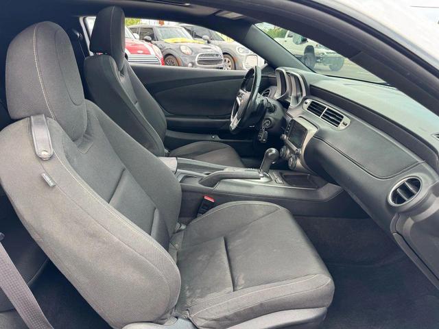 Photo of 2015 Summit White Chevrolet Camaro