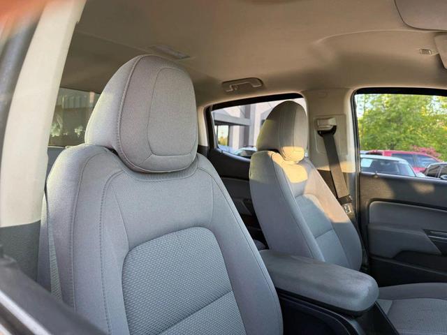 Photo of 2018 Gray Chevrolet Colorado