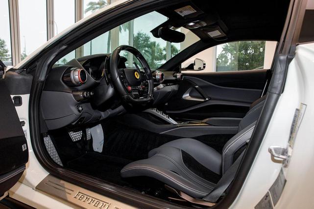 Photo of 2018 Bianco Avus Ferrari 812 Superfast
