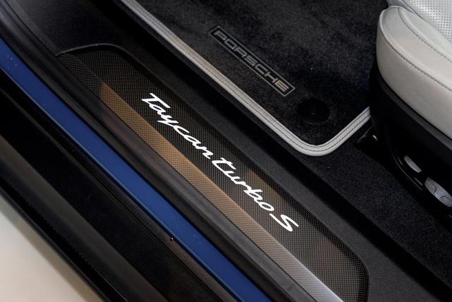 Photo of 2022 Blue Porsche Taycan