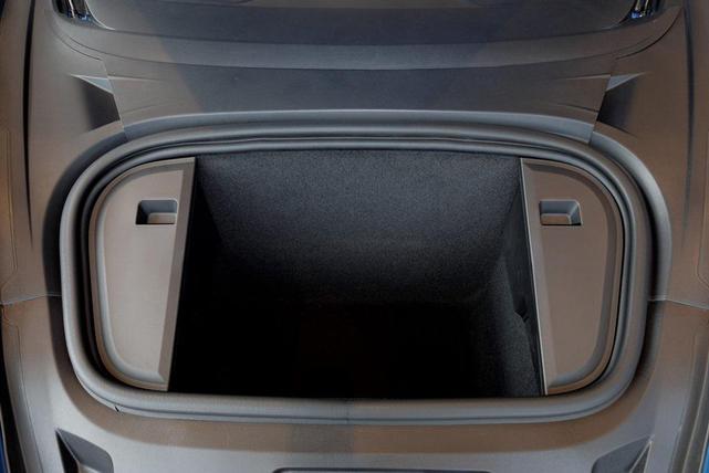 Photo of 2022 Blue Porsche Taycan