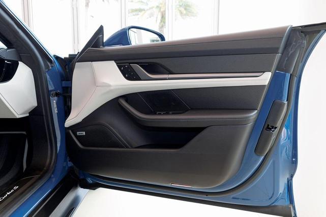 Photo of 2022 Blue Porsche Taycan