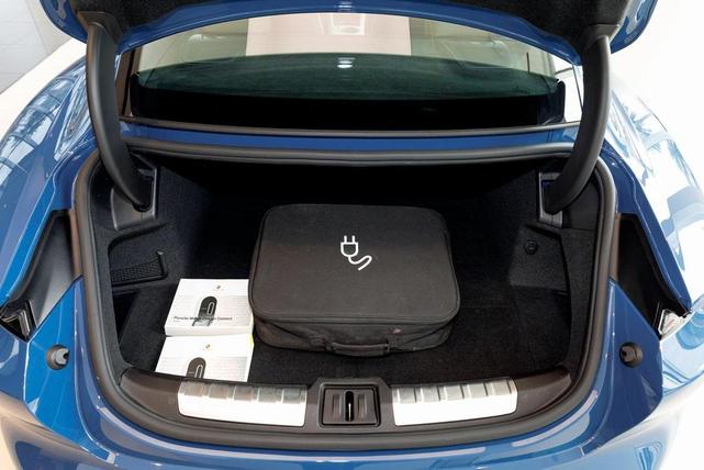 Photo of 2022 Blue Porsche Taycan