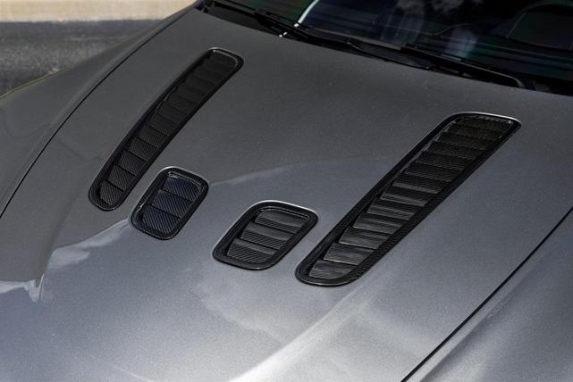 Photo of 2015 Tungsten Silver Aston Martin V12 Vantage S