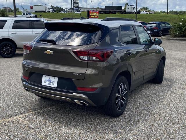 Photo of 2022 Zeus Bronze Metallic Chevrolet Trailblazer