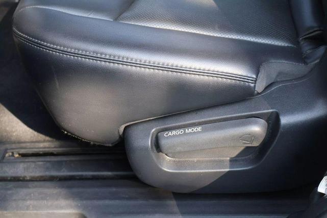 Photo of 2019 Magnetic Black Nissan Pathfinder
