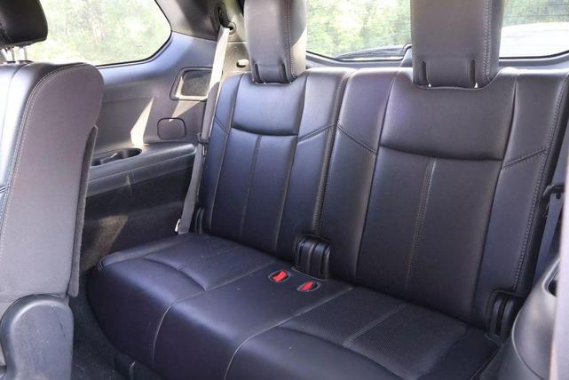 Photo of 2019 Magnetic Black Nissan Pathfinder